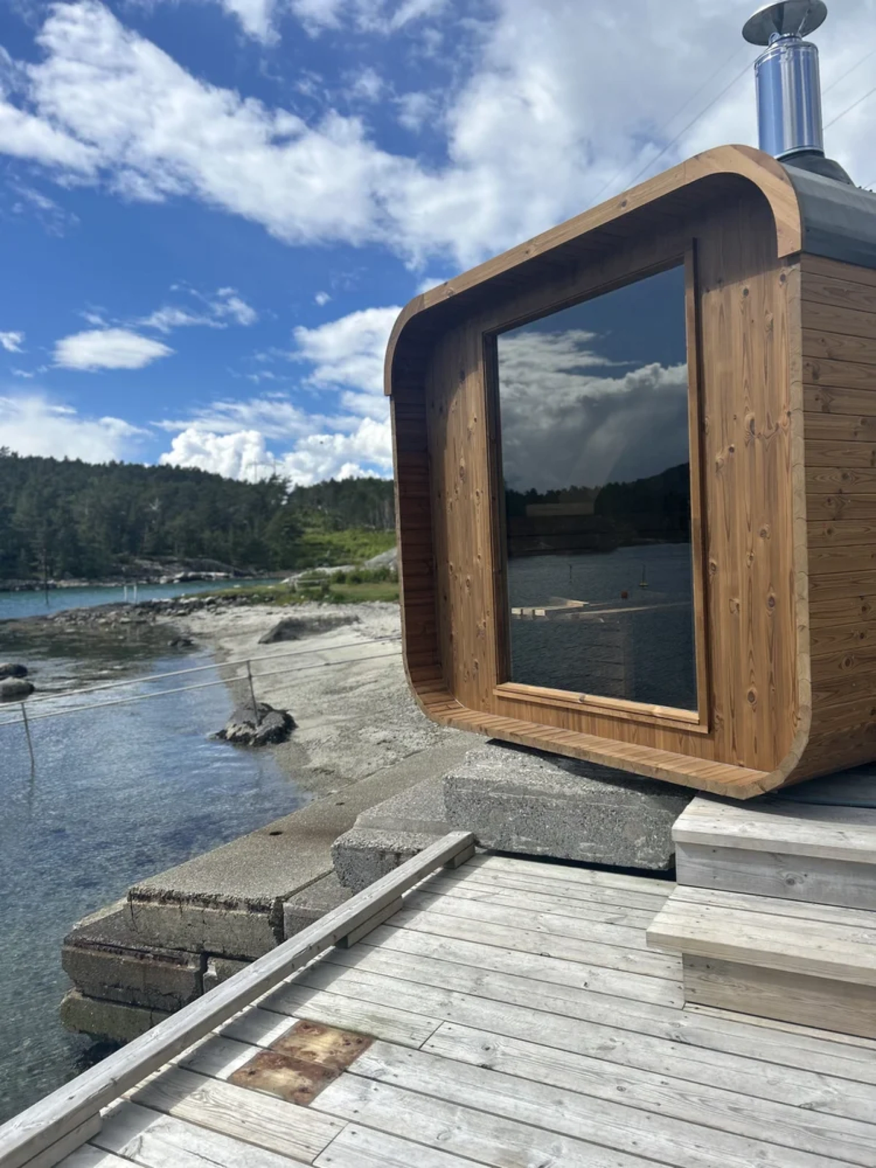 Husnes vedfyrt badstu ved marina